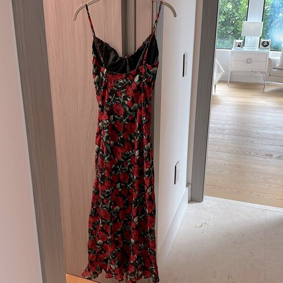 NWT REVOLVE & ROMANCE lovers COMMENSE red roses on black maxi dress M - Picture 10 of 14